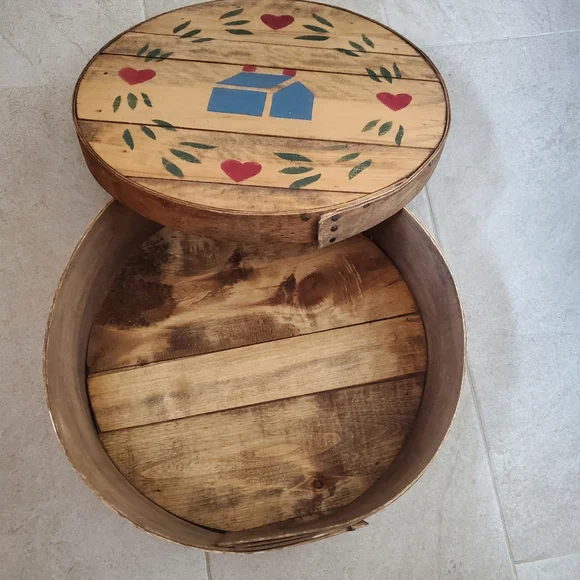 Seymour Wisconsin Painted Vintage Wooden round box
